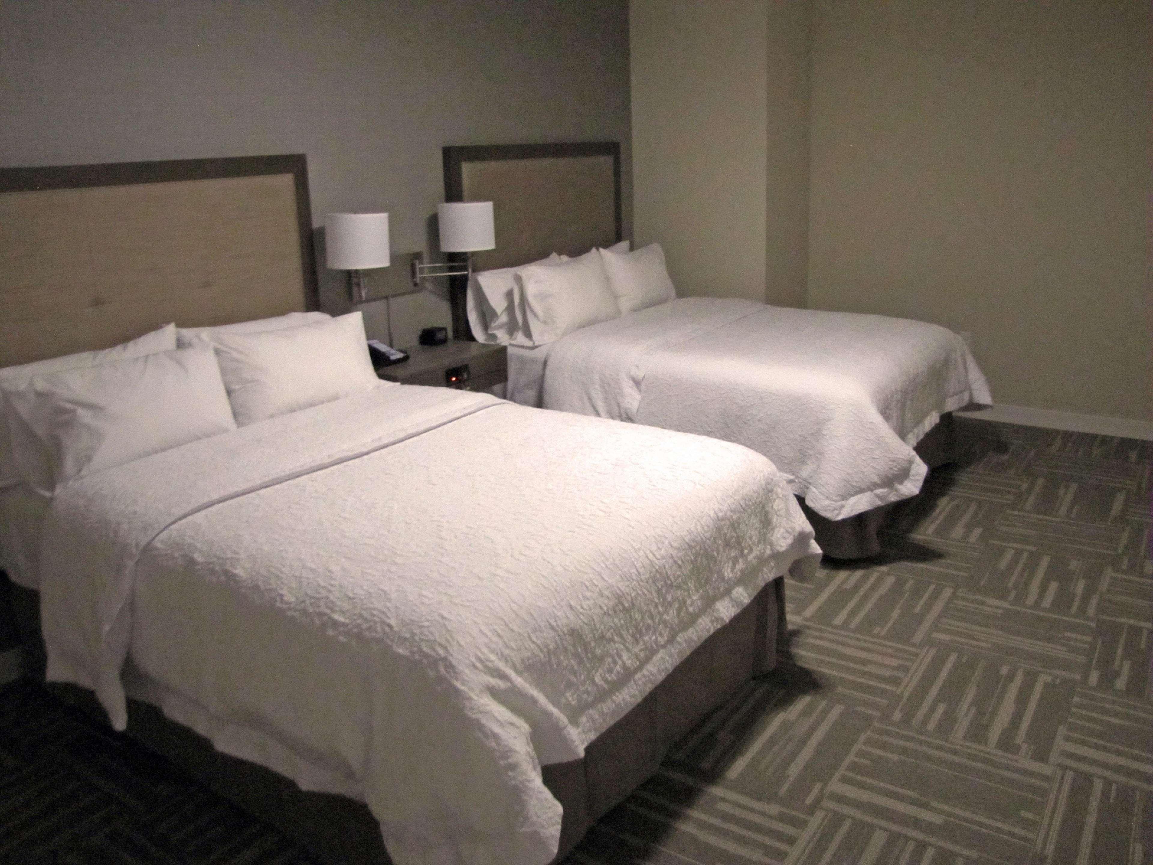 Hampton Inn Mcpherson Exteriör bild