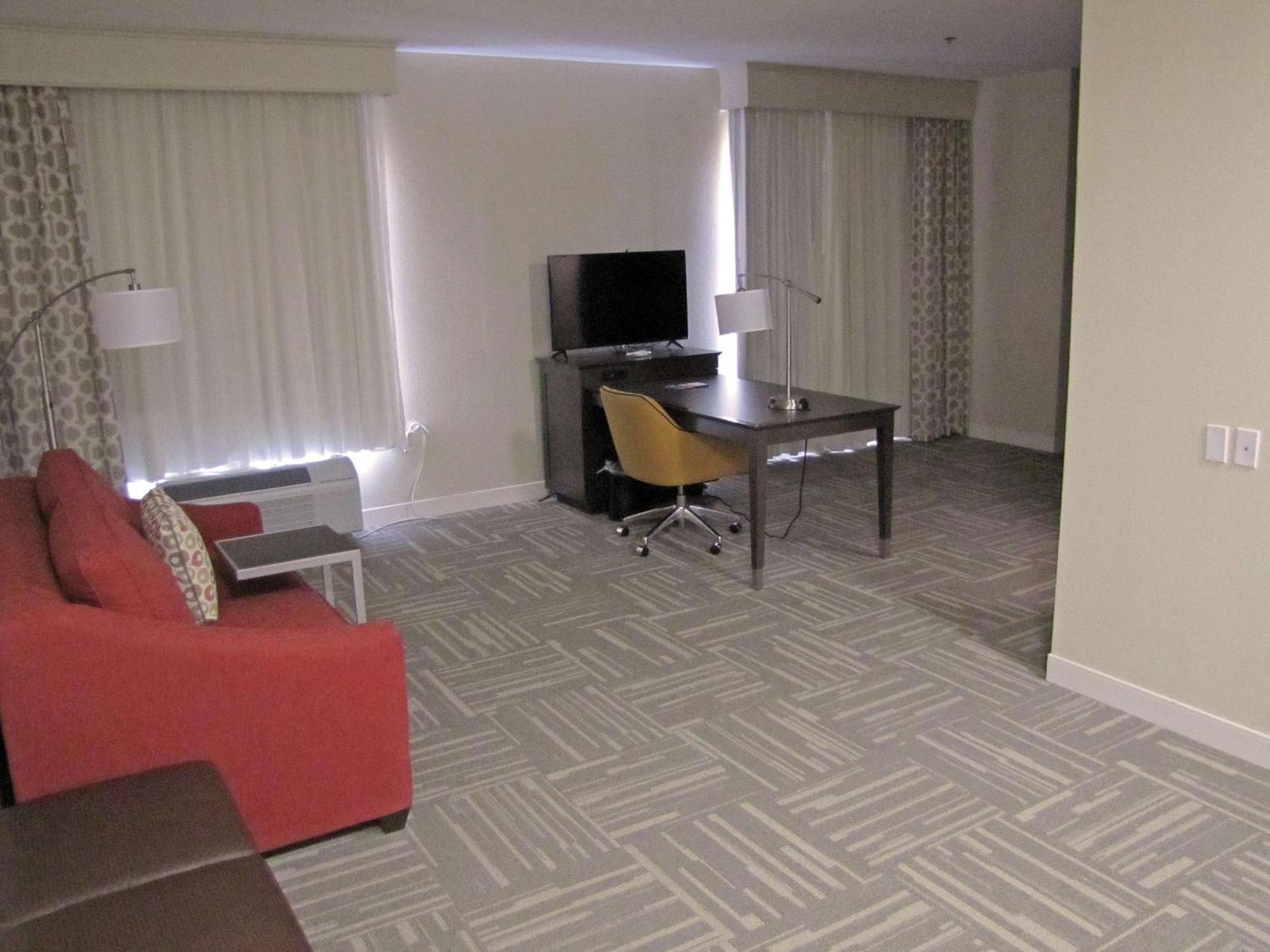Hampton Inn Mcpherson Exteriör bild